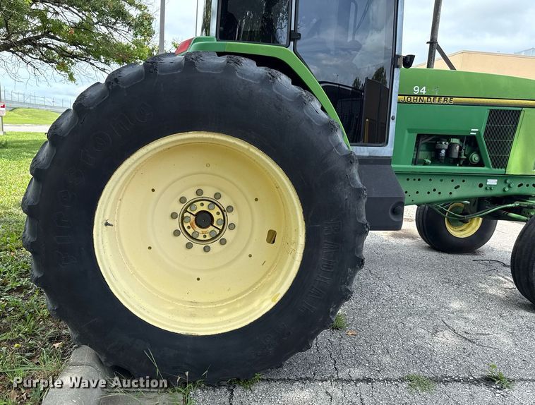 image for item EF1901 John Deere 7200 tractor
