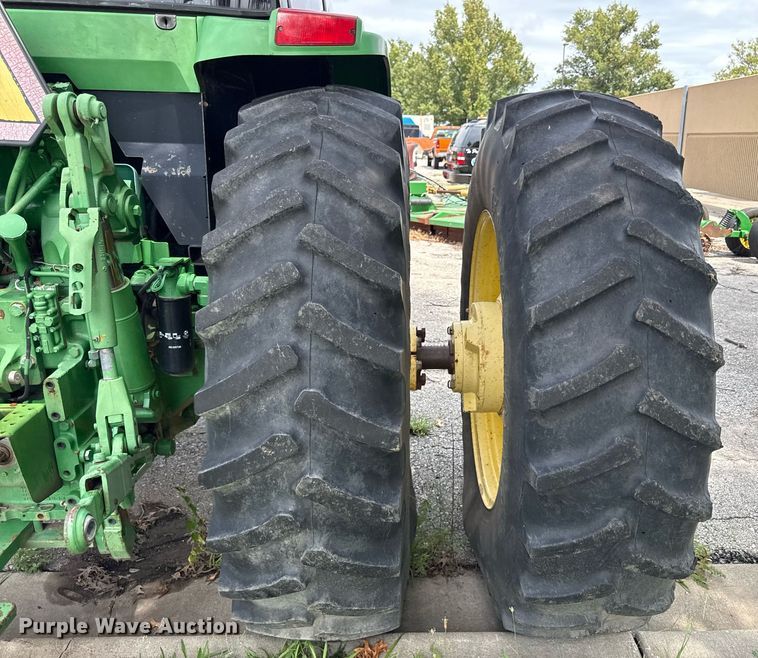 image for item EF1901 John Deere 7200 tractor