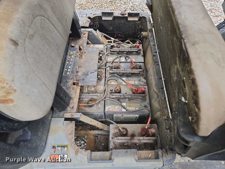 image for item EF1909 Cushman  Hauler Pro X golf cart