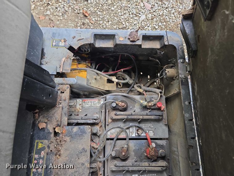 image for item EF1909 Cushman  Hauler Pro X golf cart