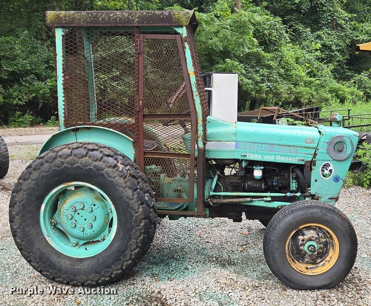 image for item EF1910 1980 Ford 4100 tractor