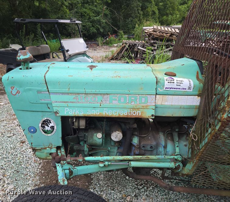 image for item EF1910 1980 Ford 4100 tractor