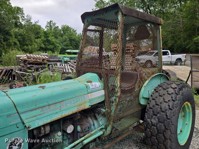 image for item EF1910 1980 Ford 4100 tractor