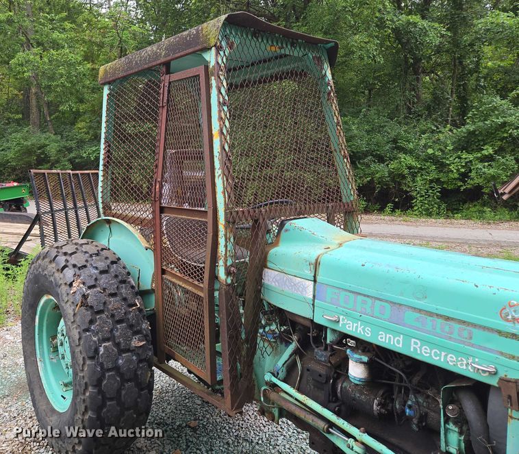image for item EF1910 1980 Ford 4100 tractor