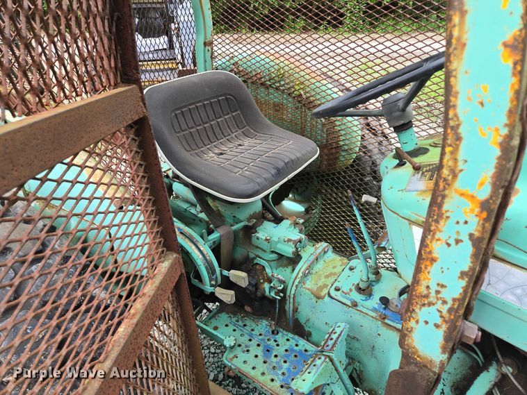 image for item EF1910 1980 Ford 4100 tractor