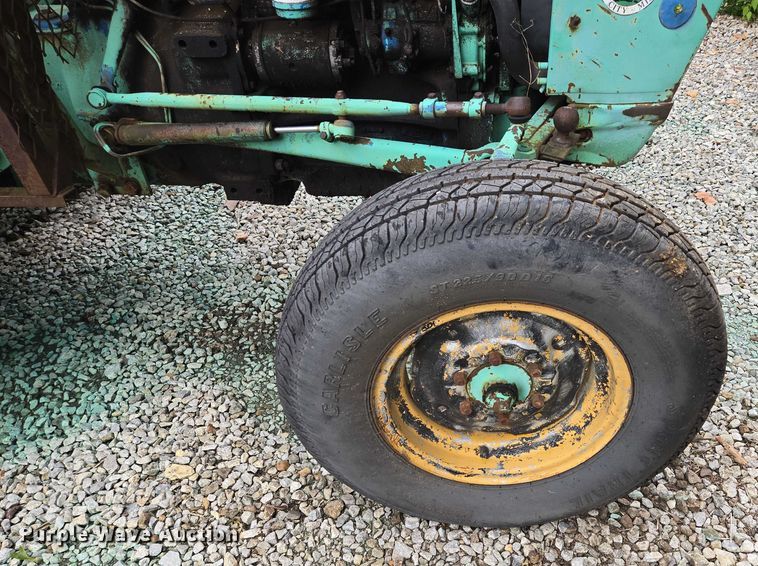 image for item EF1910 1980 Ford 4100 tractor