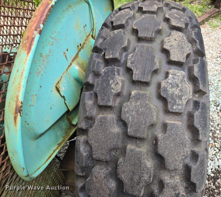 image for item EF1910 1980 Ford 4100 tractor