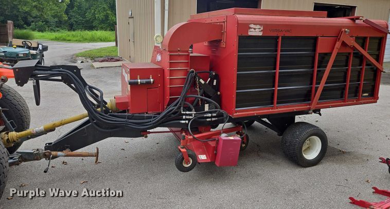 image for item EF1913 Toro Varsa-Vac turf sweeper