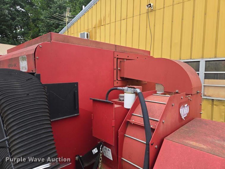 image for item EF1913 Toro Varsa-Vac turf sweeper