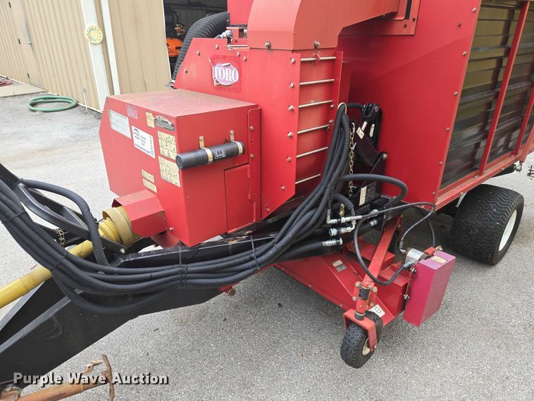 image for item EF1913 Toro Varsa-Vac turf sweeper