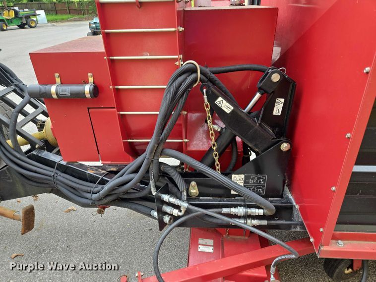 image for item EF1913 Toro Varsa-Vac turf sweeper