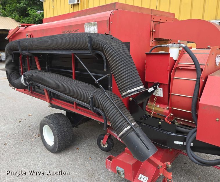 image for item EF1913 Toro Varsa-Vac turf sweeper