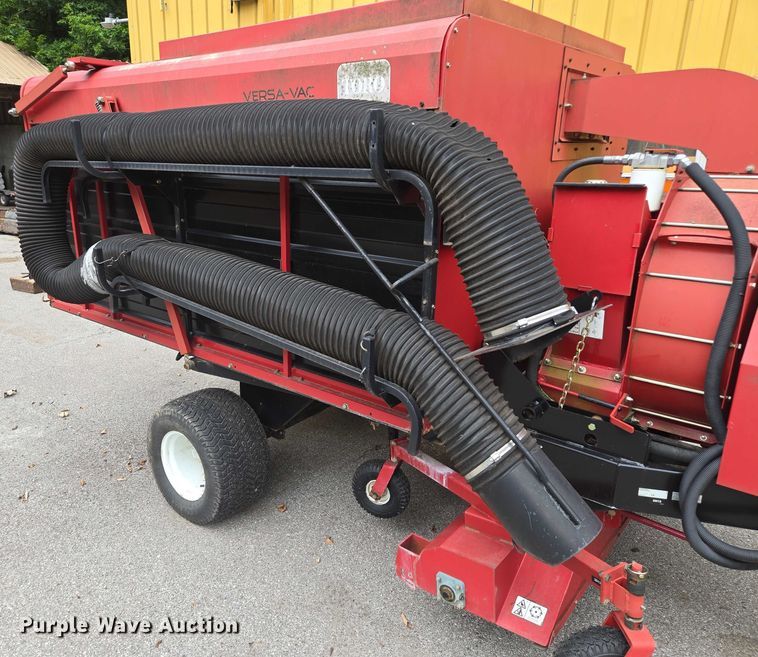 image for item EF1913 Toro Varsa-Vac turf sweeper