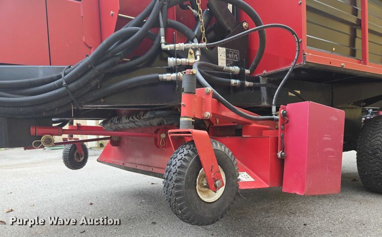 image for item EF1913 Toro Varsa-Vac turf sweeper