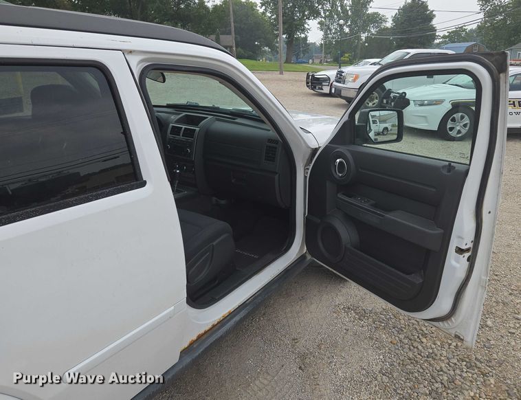 image for item EF1933 2011 Dodge Nitro SUV