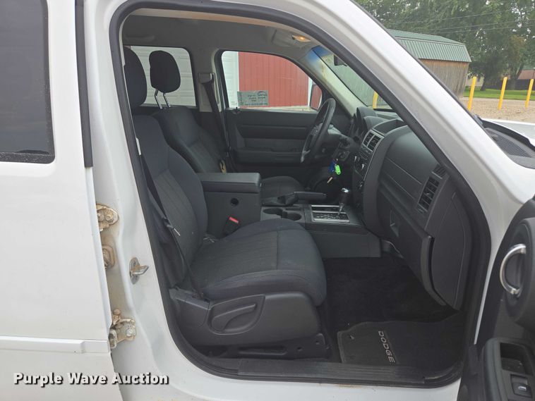 image for item EF1933 2011 Dodge Nitro SUV