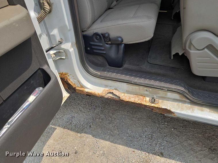 image for item EF1935 2010 Ford F150  SuperCab pickup truck