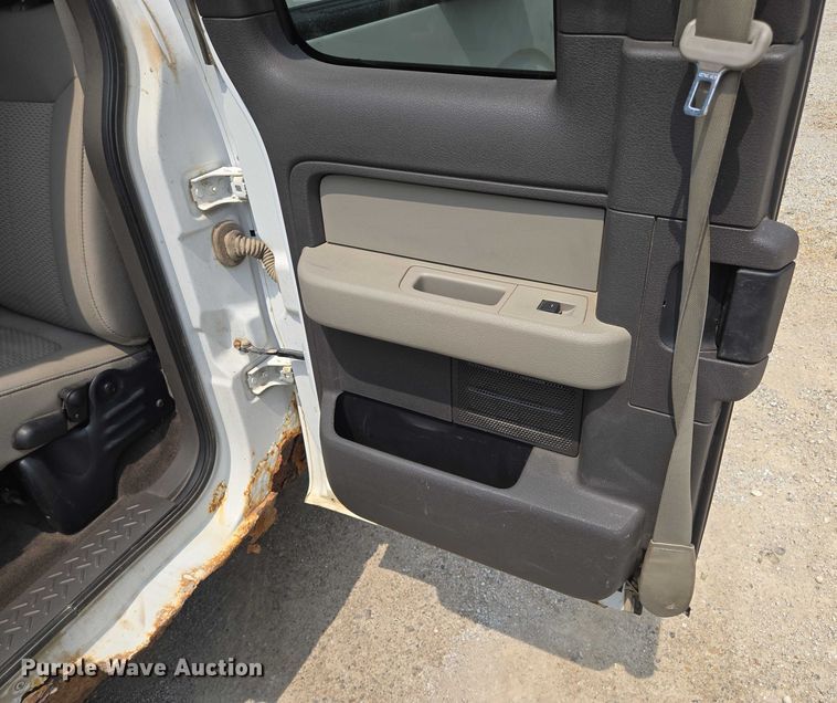 image for item EF1935 2010 Ford F150  SuperCab pickup truck