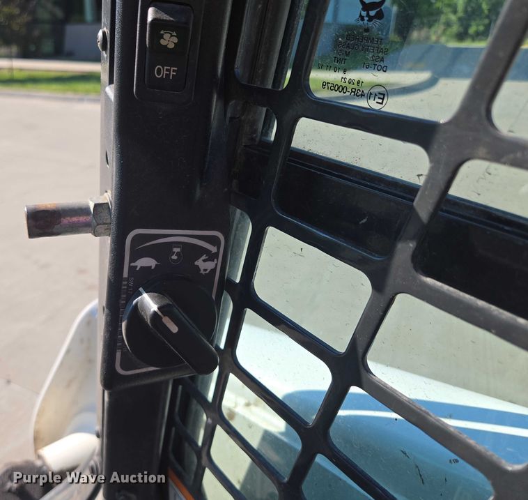 image for item EF1939 2018 Bobcat S650 skid steer loader