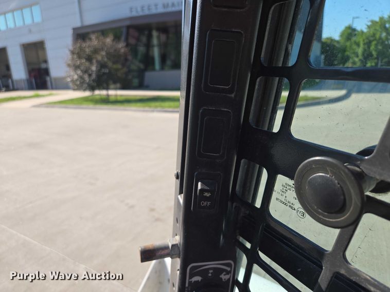 image for item EF1939 2018 Bobcat S650 skid steer loader