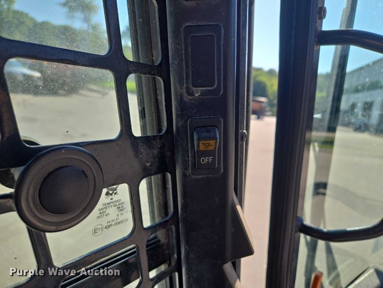 image for item EF1939 2018 Bobcat S650 skid steer loader