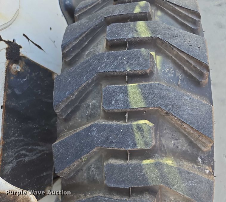 image for item EF1939 2018 Bobcat S650 skid steer loader