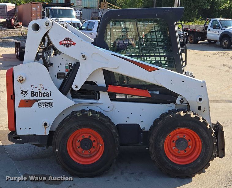 MINI CARGADOR SOBRE RUEDAS 2019 BOBCAT S650