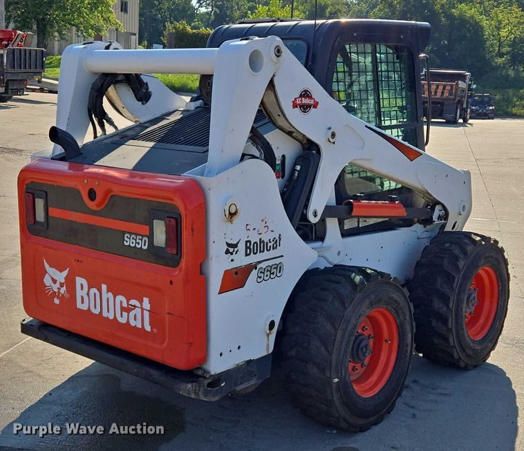 MINI CARGADOR SOBRE RUEDAS 2019 BOBCAT S650
