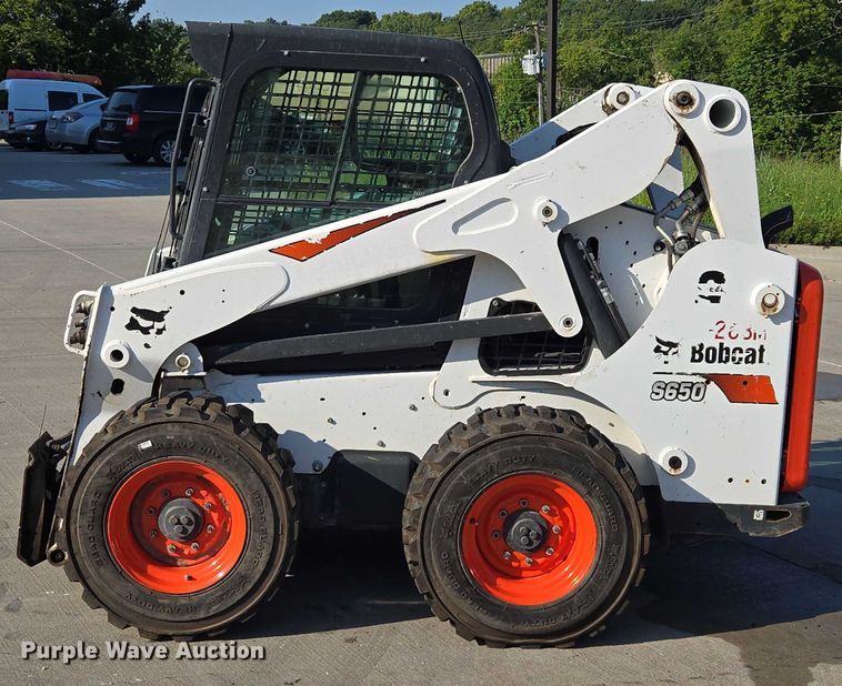 image for item EF1940 2019 Bobcat S650 skid steer loader