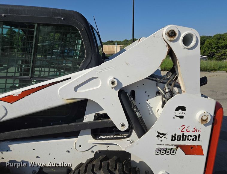 image for item EF1940 2019 Bobcat S650 skid steer loader