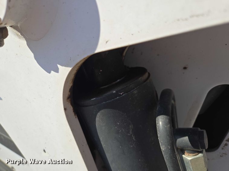 image for item EF1940 2019 Bobcat S650 skid steer loader