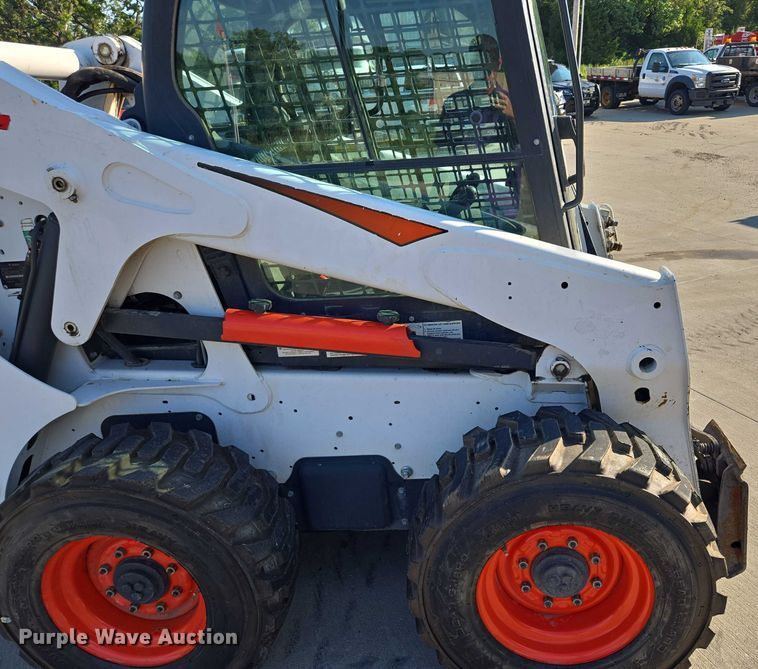 image for item EF1940 2019 Bobcat S650 skid steer loader