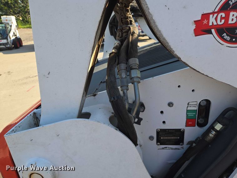 image for item EF1940 2019 Bobcat S650 skid steer loader