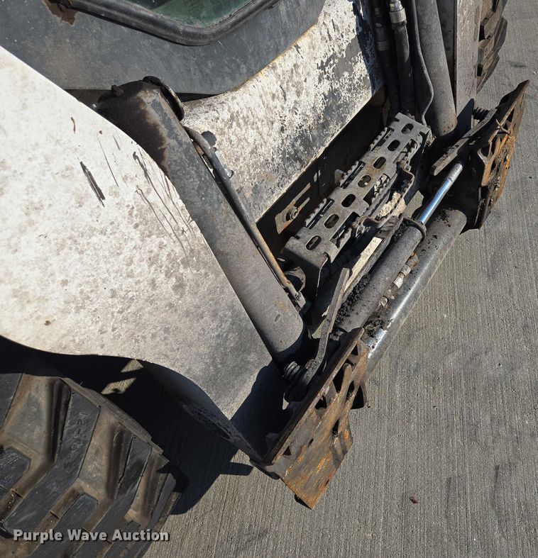 image for item EF1940 2019 Bobcat S650 skid steer loader