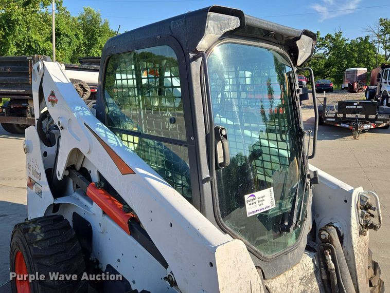 image for item EF1940 2019 Bobcat S650 skid steer loader