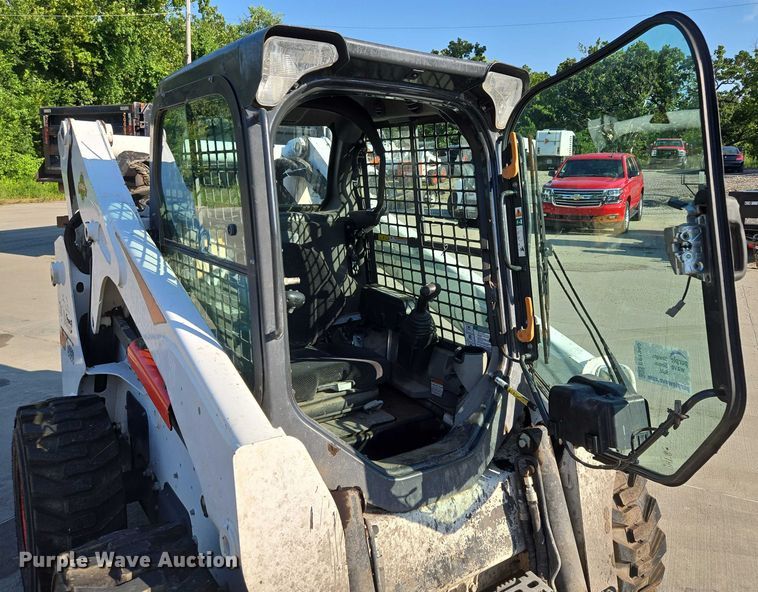 image for item EF1940 2019 Bobcat S650 skid steer loader