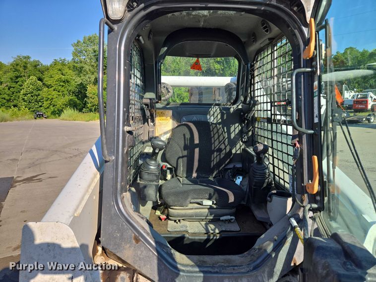 image for item EF1940 2019 Bobcat S650 skid steer loader