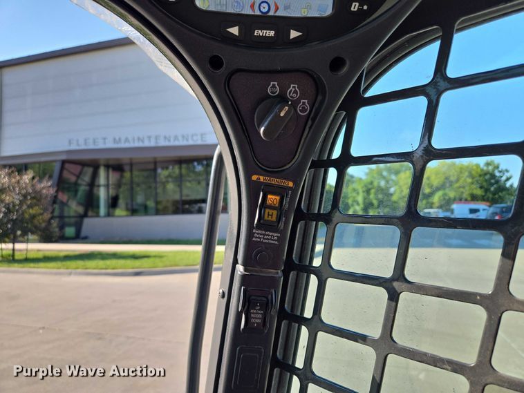 image for item EF1940 2019 Bobcat S650 skid steer loader