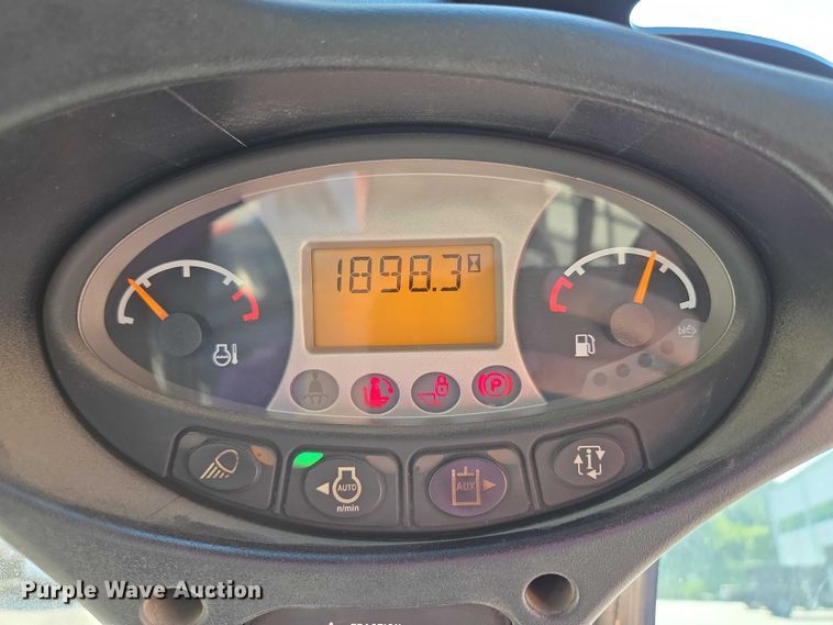 image for item EF1940 2019 Bobcat S650 skid steer loader