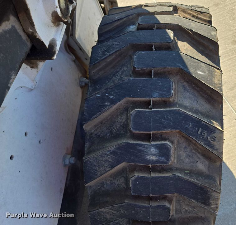 image for item EF1940 2019 Bobcat S650 skid steer loader