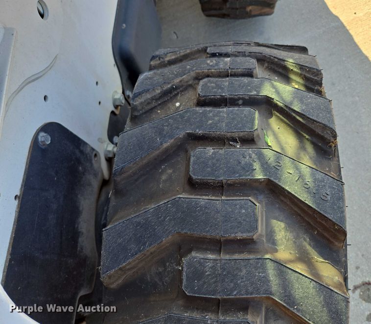 image for item EF1940 2019 Bobcat S650 skid steer loader