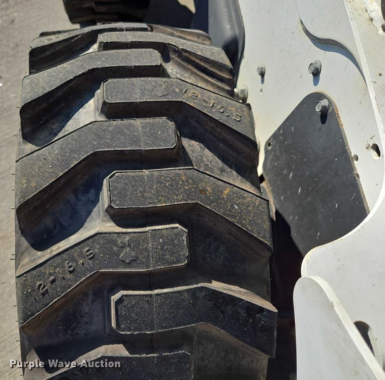 image for item EF1940 2019 Bobcat S650 skid steer loader