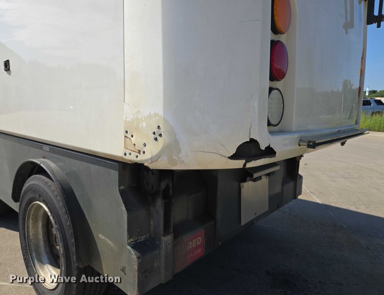 image for item EF1941 2016 Ravo 5 Series 540 street sweeper