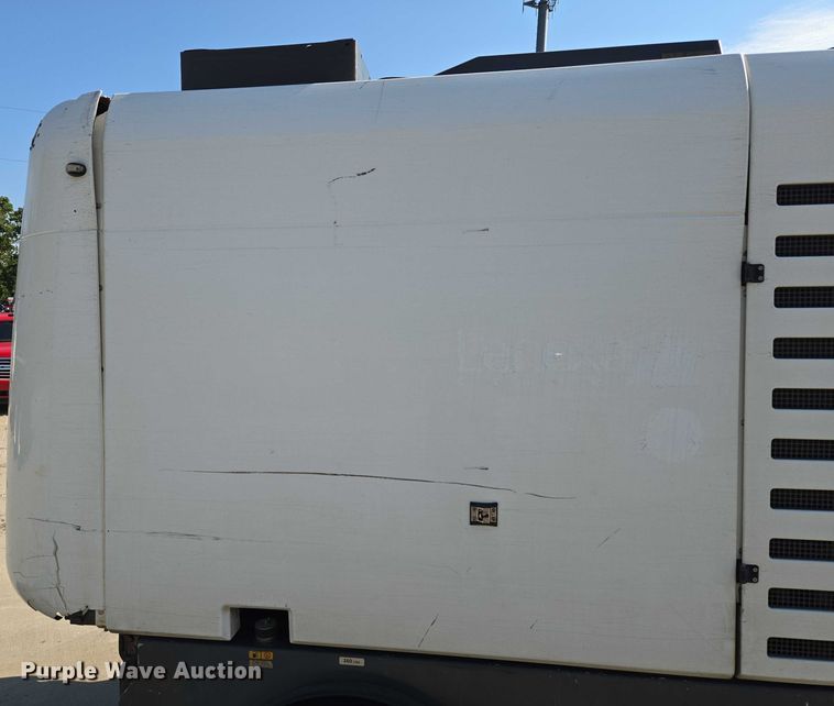 image for item EF1941 2016 Ravo 5 Series 540 street sweeper