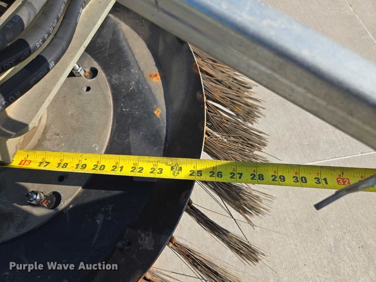 image for item EF1941 2016 Ravo 5 Series 540 street sweeper