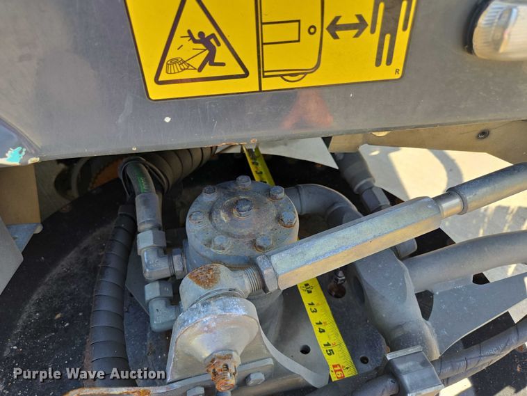 image for item EF1941 2016 Ravo 5 Series 540 street sweeper