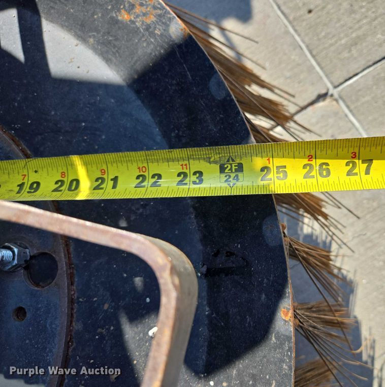 image for item EF1941 2016 Ravo 5 Series 540 street sweeper