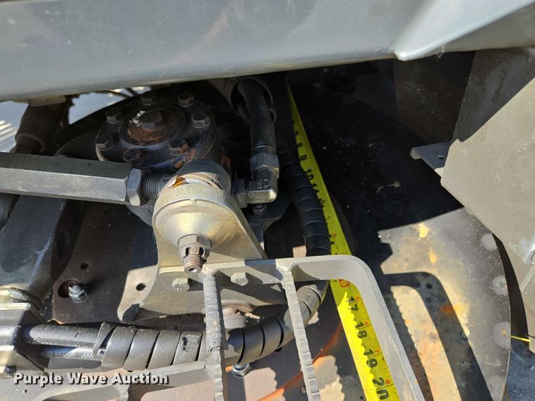 image for item EF1941 2016 Ravo 5 Series 540 street sweeper