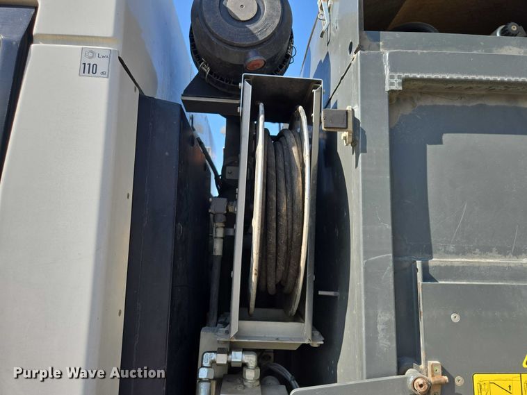 image for item EF1941 2016 Ravo 5 Series 540 street sweeper