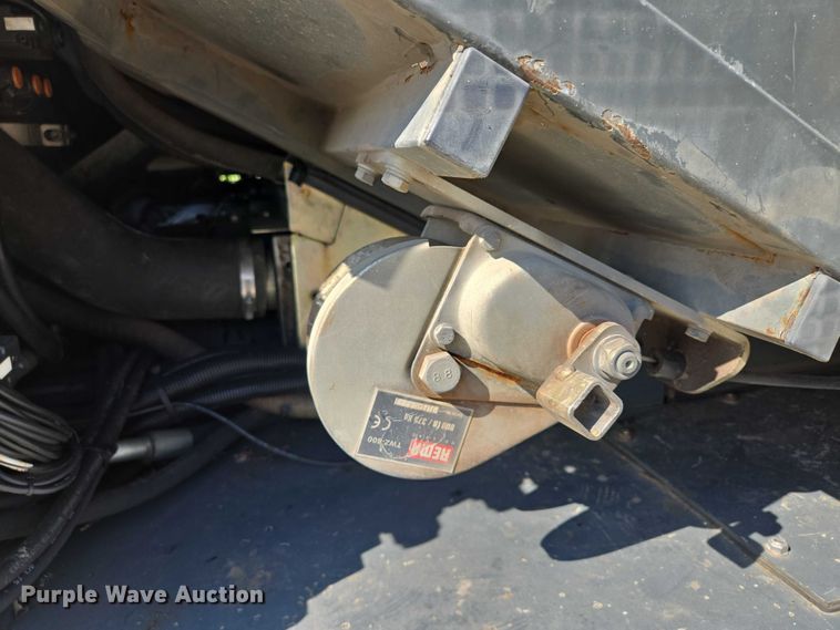 image for item EF1941 2016 Ravo 5 Series 540 street sweeper